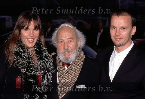 23 september 1998
Premiere ANATEVKA
Op de foto LEX GOUDSMIT met zijn kinderen