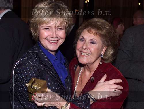 Amsterdam, 21 december 1999
Rita Reijs 75 jaar
Rita Reijs met Mathilde Santing