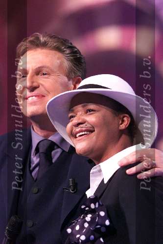 Aalsmeer 8-12-1999
Sterrenplaybackshow van Hennie Huisman.
Ruth Jacoth en Henny Huisman