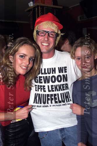 Tilburg nacht van 3 op 4 december 1999
Bijeenkomst dames van Big Brother
SABINE BB