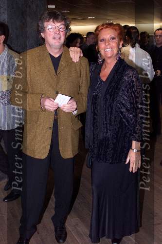 Amsterdam 3 december 2000
Premiere Boyband.
Carry Tefsen met haar man