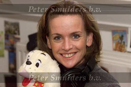 Hilversum 4 december 2000
Daphne Deckers met 5000 knuffels bij Radio Nationaal