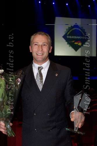 Scheveningen 11 december 2000
Dick Jol krijgt prijs promotie Den Haag.