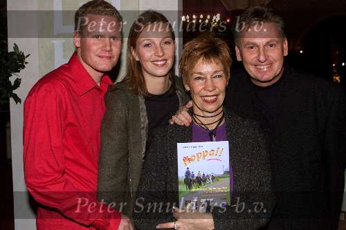 Amsterdam1 december 2000
Uitreiking boek schoonzoon Henny Huisman.
Frank en Nikki la croix.