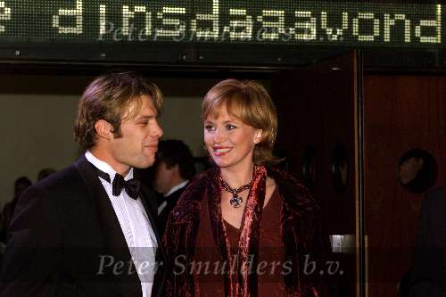 ROTTERDAM 11 december 2001
Premiere Lord of Rings in Rotterdam Pathe.
Arianne Spier en Bart BB