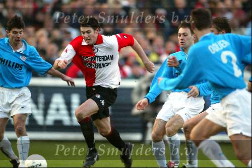 ROTTERDAM 16 DECEMBER 2001
Feyenoord-PSV 0-0
Jan Heintze, Brett Emerton en Gakhokidze
