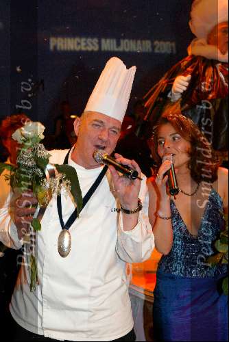 Amsterdam 17 decmber 2001
Princess kerstborrel in het Grace Theater.
Cas Spijkers en Maaike Widdershoven
