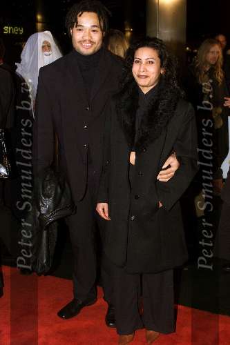ROTTERDAM 11 december 2001
Premiere Lord of Rings in Rotterdam Pathe.
Don Diego Poeder met vriendin