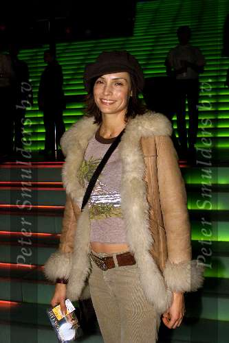Amsterdam 3 december 2001
Premiere Minoes in Pathe Arena.
Famke Janssen