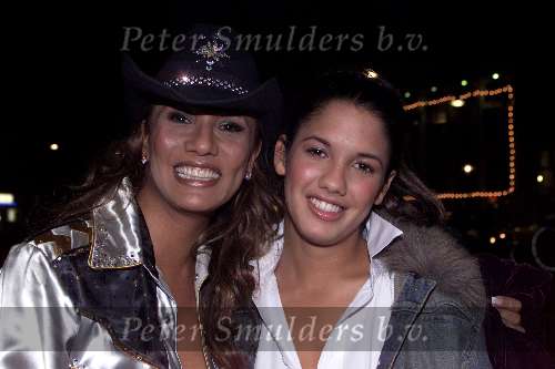 Amsterdam 5 december 2000
Premiere Charlie s Angels in het city theater.
Patty Brard met haar dochter Pricilla Brard