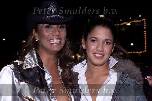Amsterdam 5 december 2000
Premiere Charlie s Angels in het city theater.
Patty Brard met haar dochter Pricilla Brard