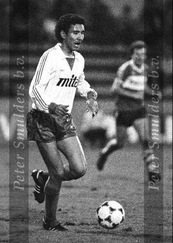 Eindhoven, 16 April 1985
PSV-FC Haarlem, eindstand
Ricardo moniz in aktie voor Haarlem