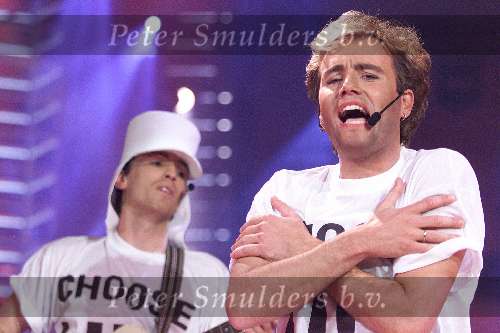 Aalsmeer 7 december 2000
Sterrenplayback show met Henny Huisman,
Rob Witschge