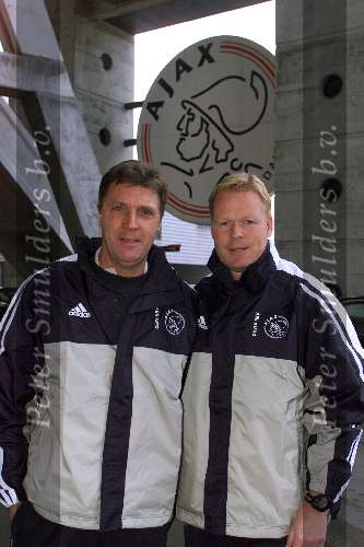 AMSTERDAM 3 december 2001

Ronald Koeman , 1e training bij AJAX. 
 
en Ruud Krol

Peter Smulders bv