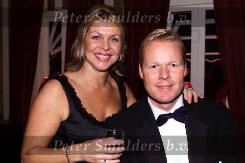 ROTTERDAM 10 december 2001
 Rene Froger in Ahoy
Ronald Koeman met Bartina koeman