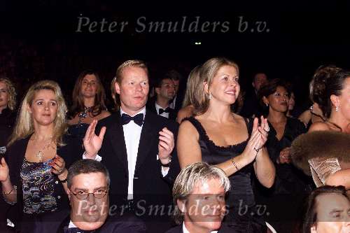 ROTTERDAM 10 december 2001
Rene Froger in Ahoy
Ronald Koeman en Bartina Koeman