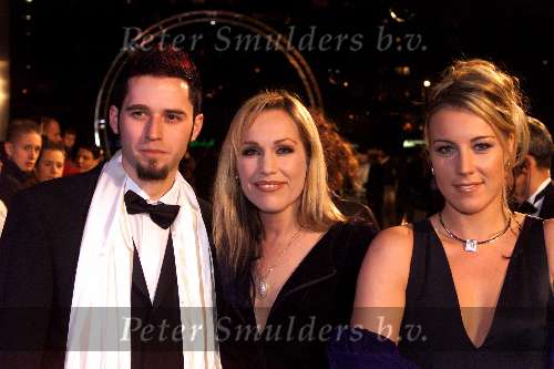 ROTTERDAM 11 december 2001
Premiere Lord of Rings in Rotterdam Pathe.
Tanja Jess met nichtje uit Polen