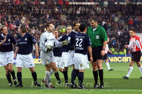 Eindhoven, 9 december 2001
Kompetitie Seizoen 2001/2001
PSV - FC Twente, eindstand 1-0
Erik ten Hag haalt Theo Lucius onderuit. Penalty beslist scheidsrechter Temmink