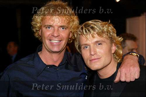 Amsterdam 17 decmber 2001
Princess kerstborrel in het Grace Theater.
Hans Klok met  Wino Omzigt
