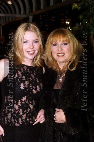 ROTTERDAM 10 december 2001
 Rene Froger in Ahoy
Yvonne Keeley met dochter
