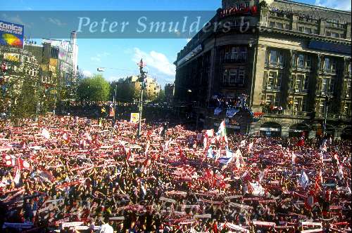 AJAX Landskampioen seizoen 1995/1996
Supporters op het Leidse Plein