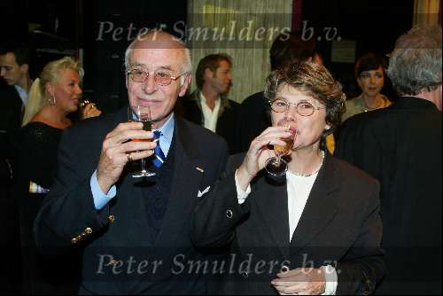 Den Bosch 2 december 2002
Premiere Tel uit je winst 
Allard v d Scheer met vrouw