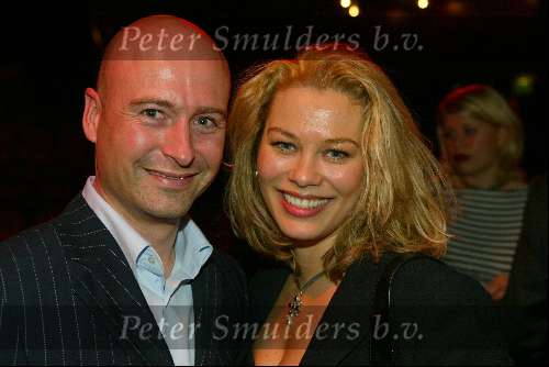 Den Bosch 2 december 2002
Premiere Tel uit je winst 
Antje Monteiro met man