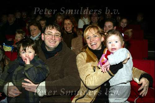 Kaatsheuvel 8 december 2002
Premiere wintershow in efteling.
Ariane Spier met man en kinderen