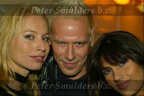 Ouderkerk aan de Amstel 13 december 2002
Opening restaurant Lute.
Micha Klein met vriendin (l) en Dj Marisol