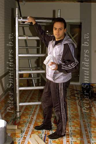 Fijnaart 4 december 2001
Frans Bauer aan het werk in zijn nieuwe huis