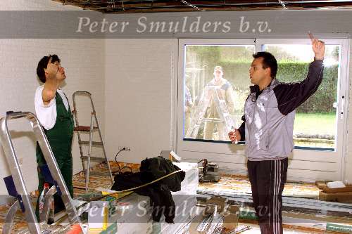 Fijnaart 4 december 2001
Frans Bauer aan het werk in zijn nieuwe huis