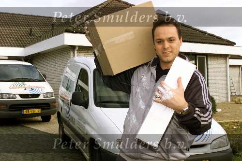 Fijnaart 4 december 2001
Frans Bauer aan het werk in zijn nieuwe huis