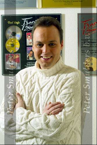 Fijnaart 14 december 2002
Frans Bauer nij zijn gouden CD\\\'s