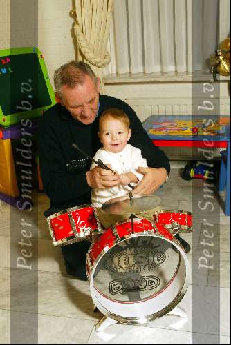 Fijnaart 14 december 2002
Vader Bauer met Christian