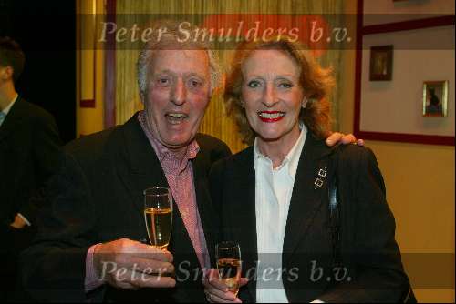 Den Bosch 2 december 2002
Premiere Tel uit je winst 
John Lanting en Gerrie v d Klei