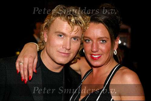 Amsterdam 17 decmber 2001
Princess kerstborrel in het Grace Theater.
Hans Klok met vriendin Johan Westermeijer