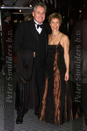 ROTTERDAM 10 december 2001
 Rene Froger in Ahoy
Henny Huisman met vrouw
