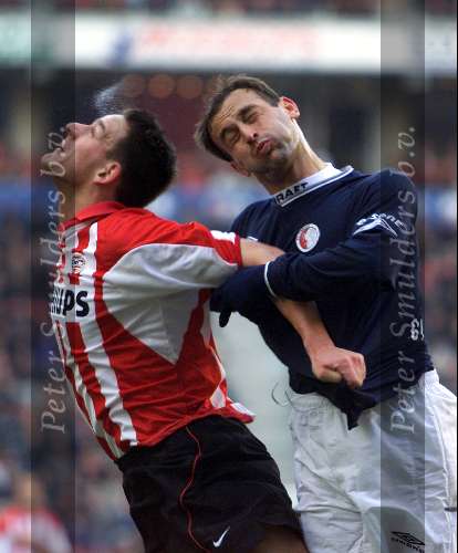 Eindhoven, 9 december 2001
Kompetitie Seizoen 2001/2001
PSV - FC Twente, eindstand 1-0
Spira Grujic en Jan Venngeoor of Hesslink