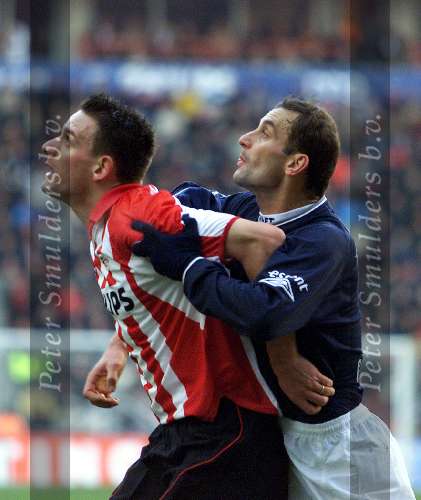 Eindhoven, 9 december 2001
Kompetitie Seizoen 2001/2001
PSV - FC Twente, eindstand 1-0
Spira Grujic en Jan Venngeoor of Hesslink