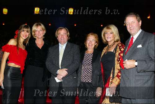 Amsterdam 17 decmber 2001
Princess kerstborrel in het Grace Theater.
 Jan v Doorn en Loes, Astrid Engels, mevr. Ouborg en Beertje v Beers