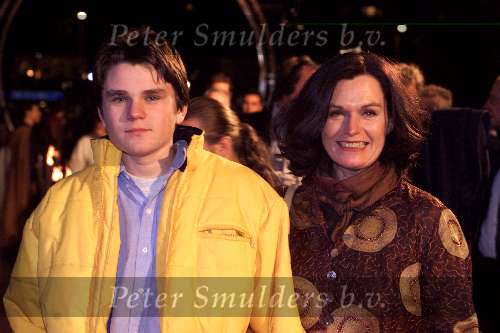 ROTTERDAM 11 december 2001
Premiere Lord of Rings in Rotterdam Pathe.
Liz Snoyink met zoontje