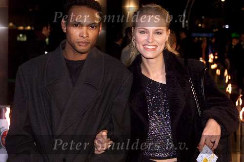 ROTTERDAM 11 december 2001
Premiere Lord of the rings
Marit v Bohemen met vriend