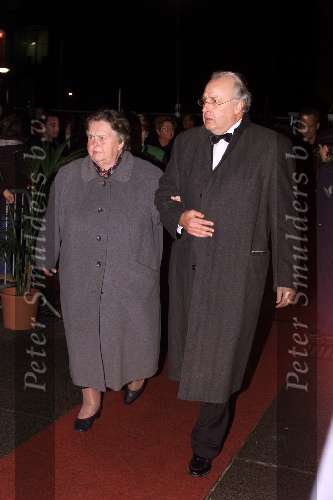 Amsterdam 3 december 2001
Premiere Minoes in Pathe Arena.
Mart  Smeets met zijn schoonmoeder