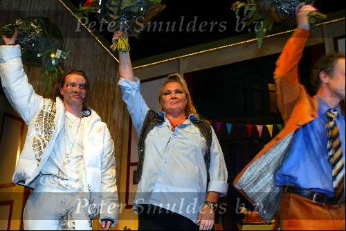 Den Bosch 2 december 2002
Premiere Tel uit je winst 
Maya van den Broecke