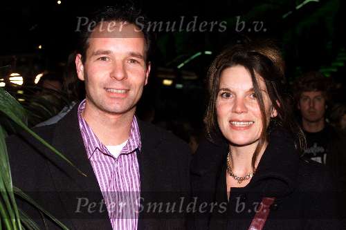 Amsterdam 3 december 2001
Premiere Minoes in Pathe Arena.
Minouche Jorissen met man