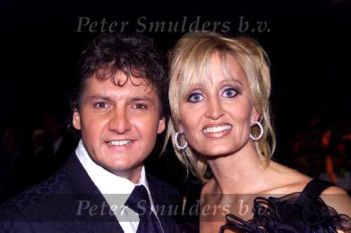 ROTTERDAM 7 december 2001
Rene Froger in AHOY
Rene Froger en zijn vrouw Natasja Froger