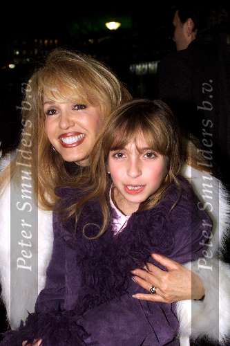 Amsterdam 3 december 2001
Premiere Minoes in Pathe Arena.
Patricia Paay met dochter