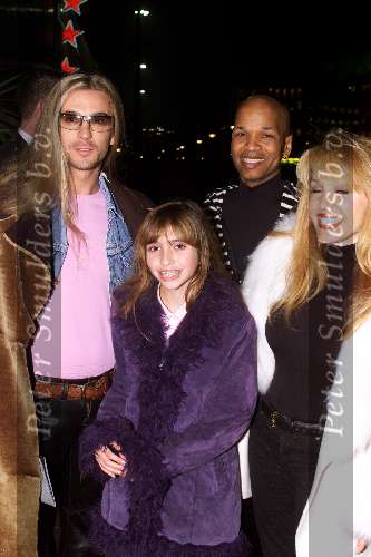 Amsterdam 3 december 2001
Premiere Minoes in Pathe Arena.
Patricia Paay met dochter