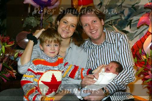 Amsterdam 1 december 2002
Pauline Huizinga met zoon Paul dochter Myrthe en Michiel Mol