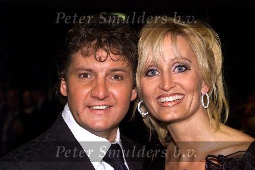 ROTTERDAM 7 december 2001
Rene Froger in AHOY
Rene Froger en zijn vrouw Natasja Froger